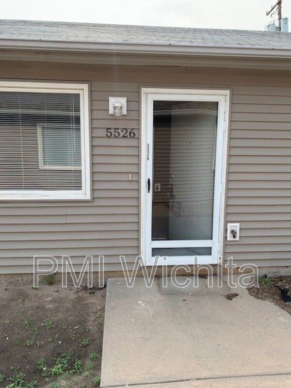 Photo - 5526 W 9th St N