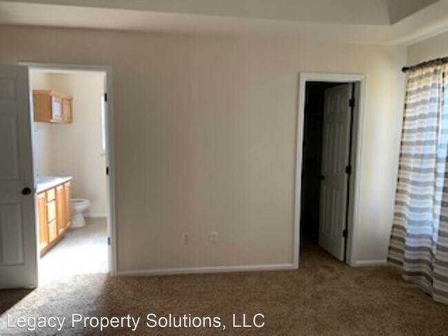 Photo - 4 br, 3 bath House - 2074 Canyon Dr.