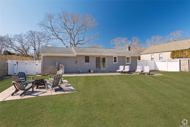 Building Photo - 41 Hampton Bays Dr Rental