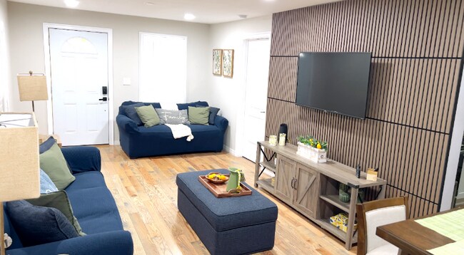 Photo - 917 Pinellas St