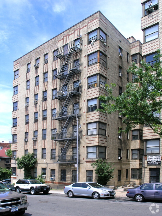 Photo - 161-165 E 179th St Apartments