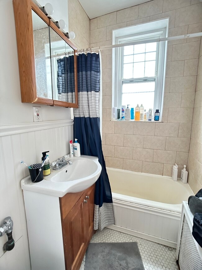 Photo - 2031 Commonwealth Avenue Unidad 2