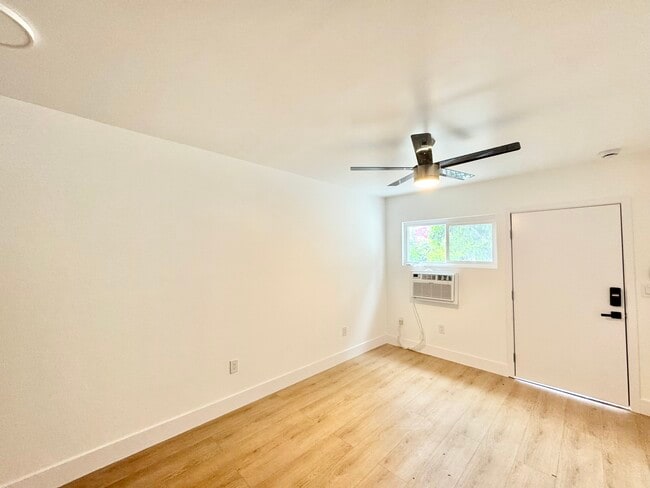 Photo - 3522 Bellevue Ave Unit 9