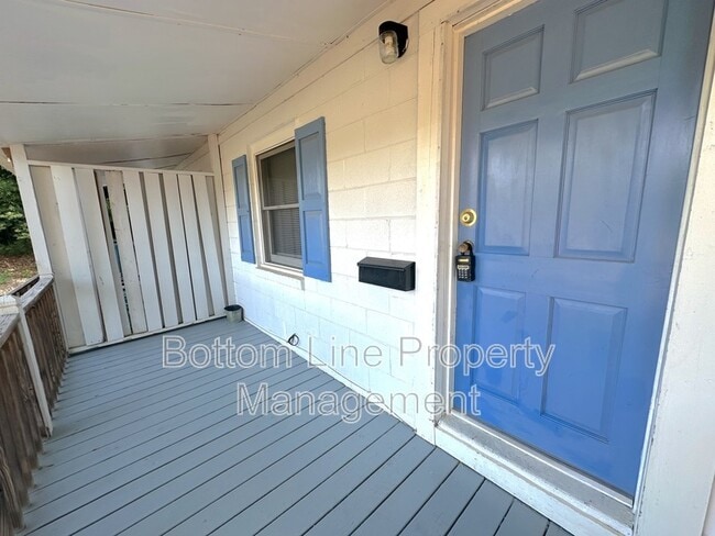 301 Vivian St Unit 2