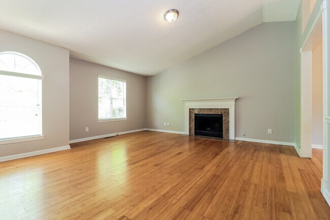 Photo - 523 White Pines Dr