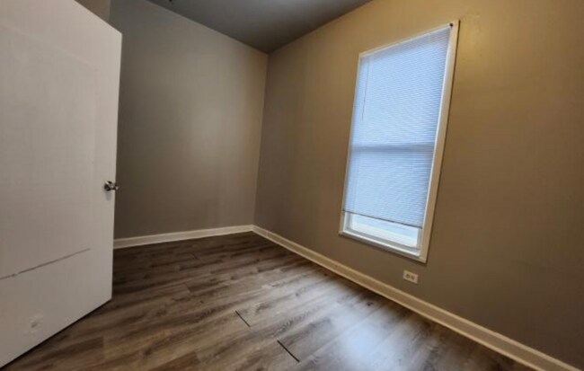 Photo - 722 E 93rd St Unit 2