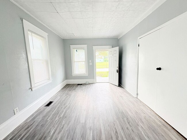 2924 Elm St