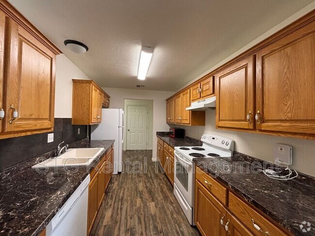 Building Photo - 766 N 2720 E Unit #2 Rental