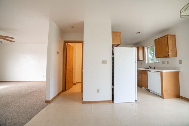 210 2nd St