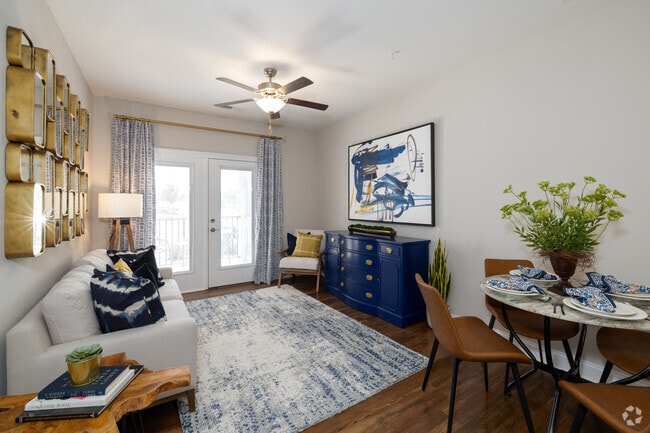 2BR, 2BA - 1,129SF - Living Room