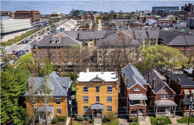 Building Photo - Spacious 2-Bed Near UC Medical Campus — Modern Updates, Central HVAC, Off-Street Parking Unit 3