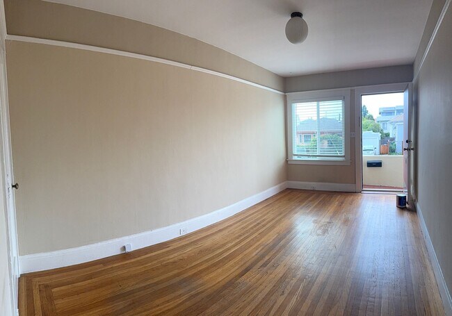 Photo - 4426 Shafter Ave