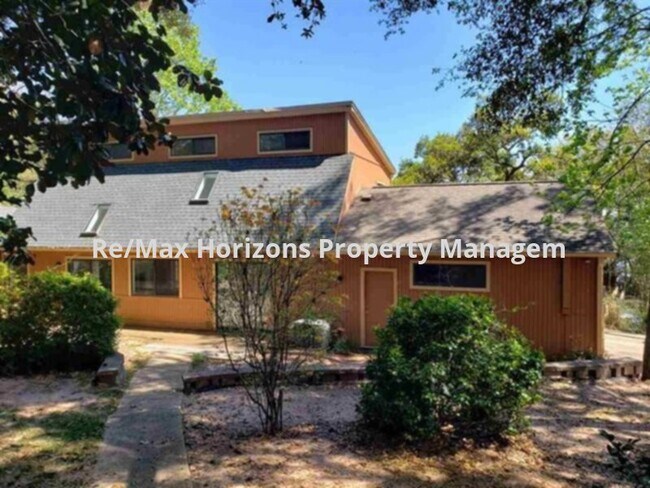 Photo - Wow! Pool and water view!!!