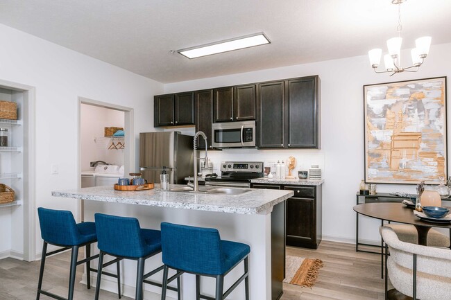 Building Photo - Cortland Hilliard Rental