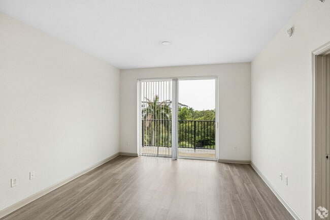 Siena 2BR, 2BA - 975SF - Living Room