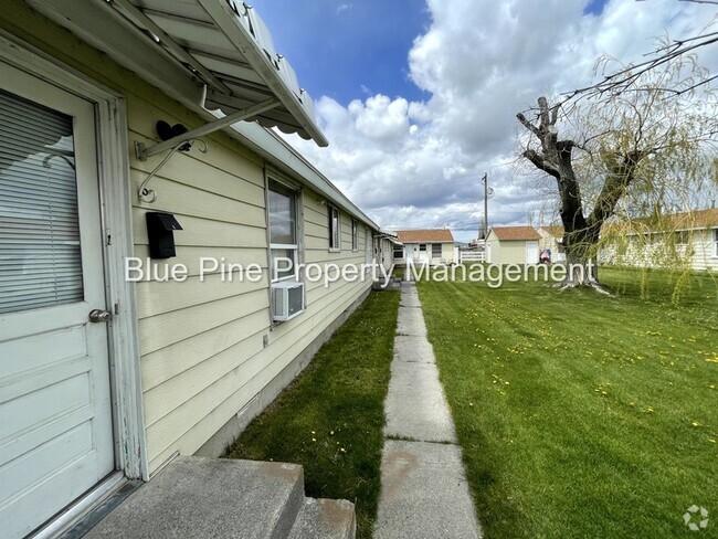Building Photo - 550 W 21st St Unit 10 Rental