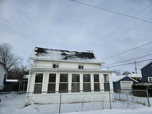 Building Photo - 2644 4th St