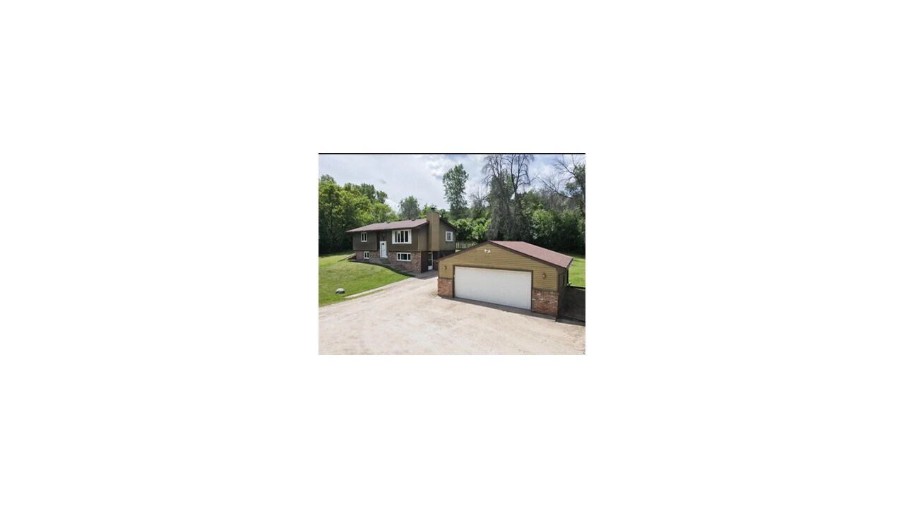 Photo - 1396 Military Rd