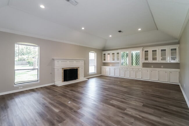 Photo - 928 Victoria Dr