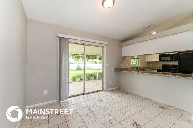 Photo - 639 NE Juanita Pl