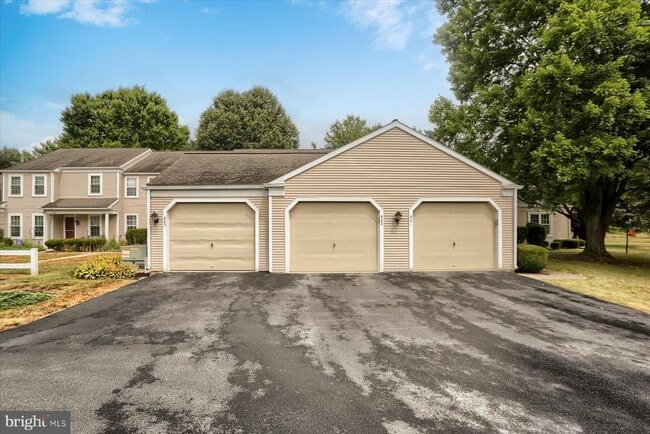 Photo - 802 Cambridge Ct