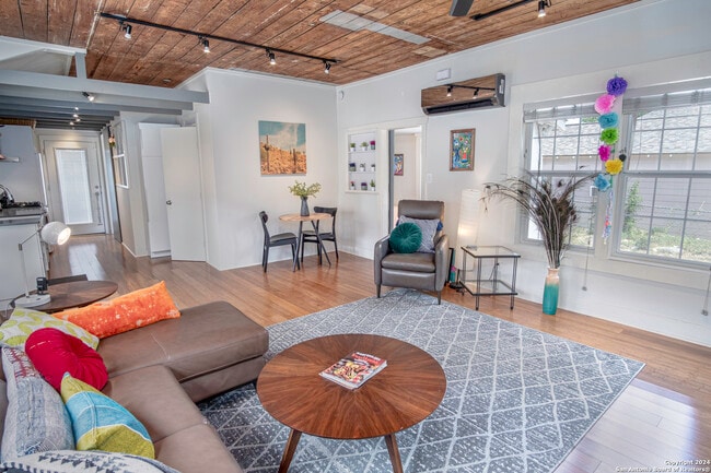 Photo - 311 Alamosa Ave