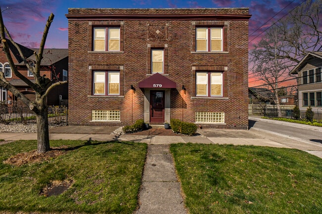Photo - 579 N Center St Unit #2