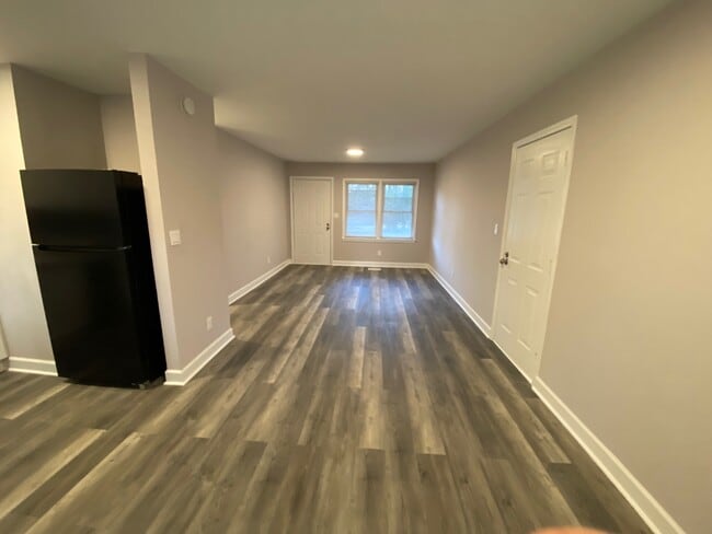 Photo - 934 Fairburn Rd NW