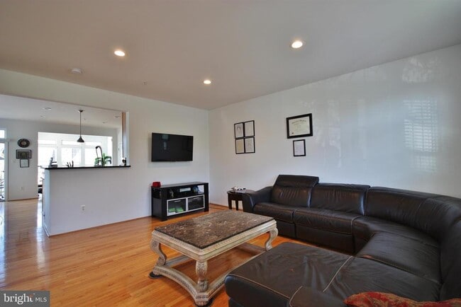 Photo - 10736 Enfield Dr