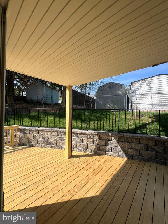 Photo - 352 W 11th St