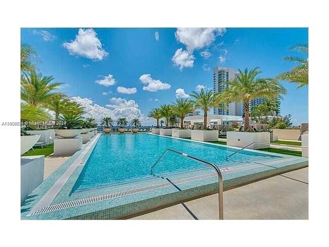 Photo - 600 NE 27th St Unidad 2001