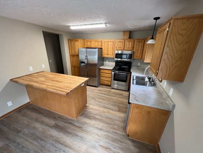 Photo - 273 S Chillicothe St