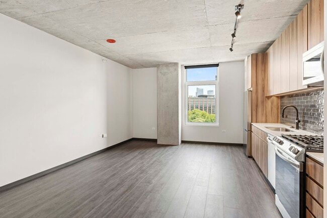 Building Photo - 154 N Ashland Ave