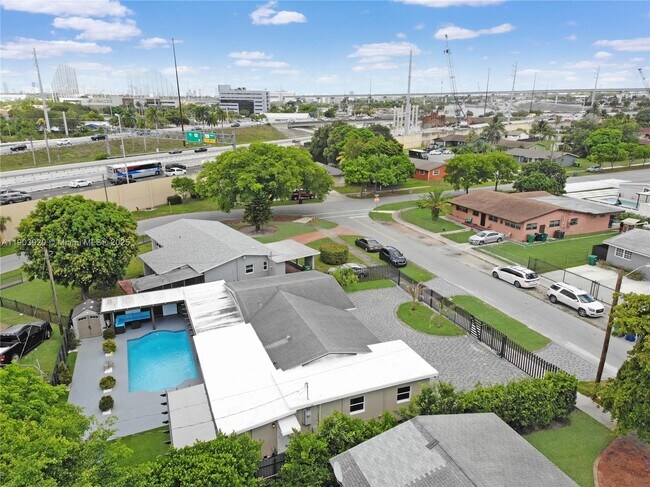 Photo - 801 NW 172nd Terrace