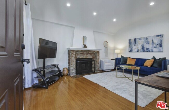 Photo - 8704 Ashcroft Ave