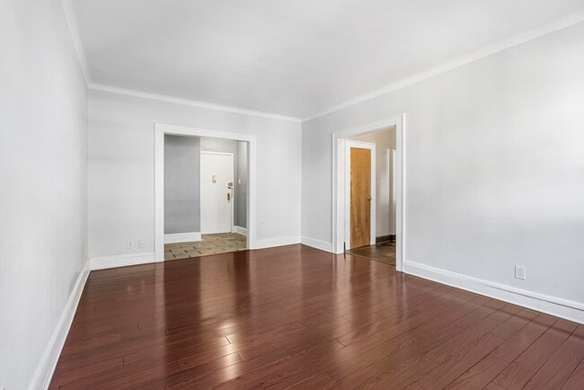 Building Photo - 553 Undercliff Ave Unit 14