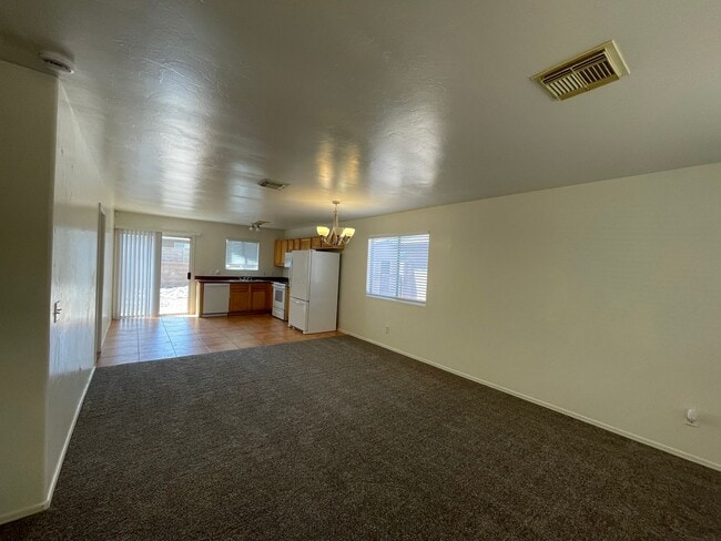 Photo - 114 E Medina Rd