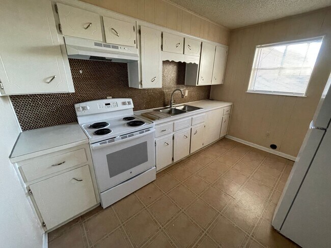 Photo - 425 W Avenue C Unidad 4