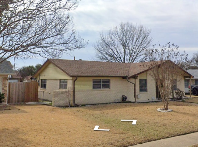 Building Photo - Location....Location....Location.... Rental