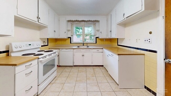 Building Photo - 113-115-115 Withington Rd Unit 113 Rental