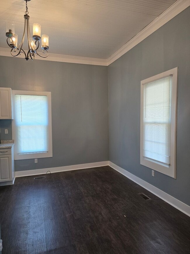 Photo - NEW LISTING!!!