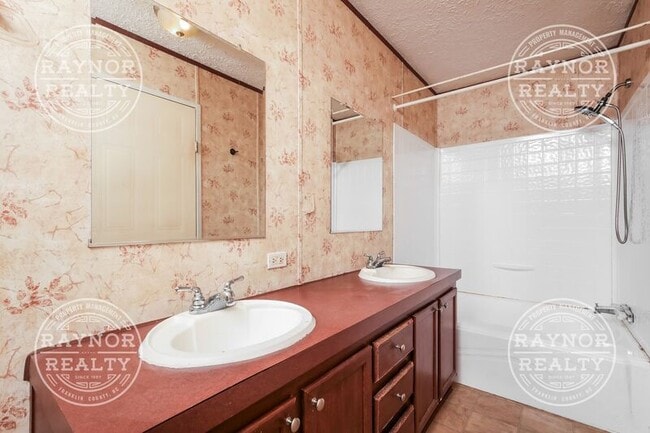 Photo - 756 Cooke Rd