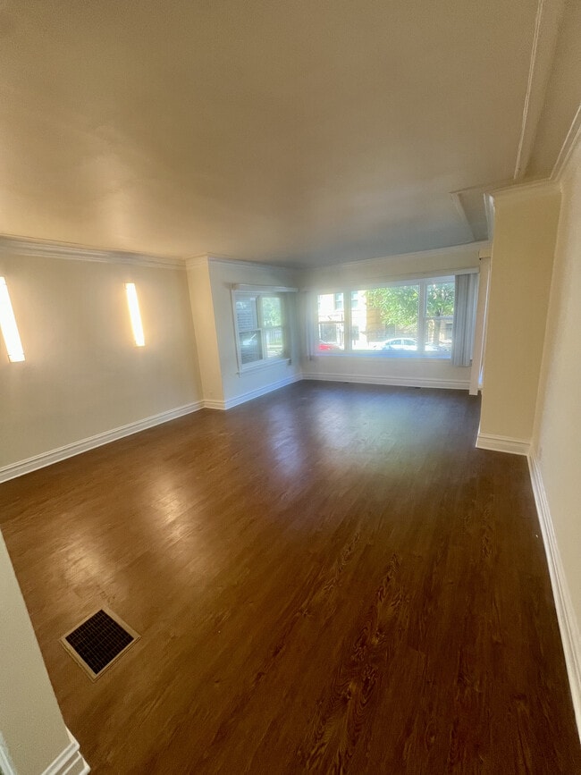 Photo - 5567 W Van Buren St