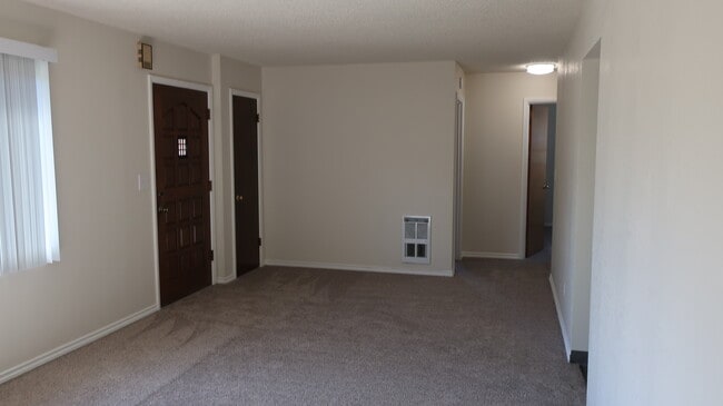 Photo - 1451 Tedford St SE