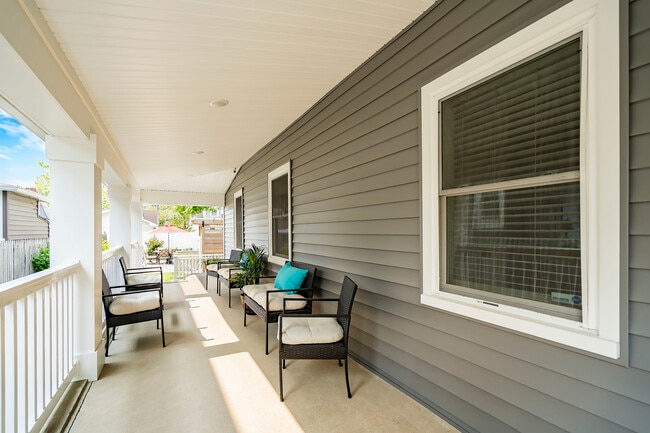 Private Porch - 227 16th Ave Unit A