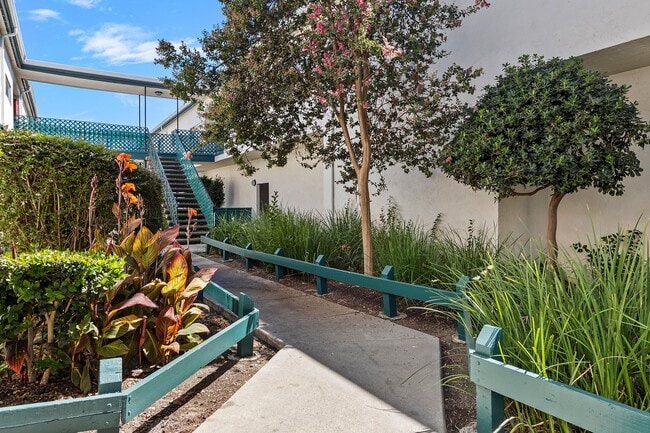 Whispering Oaks Apartments
