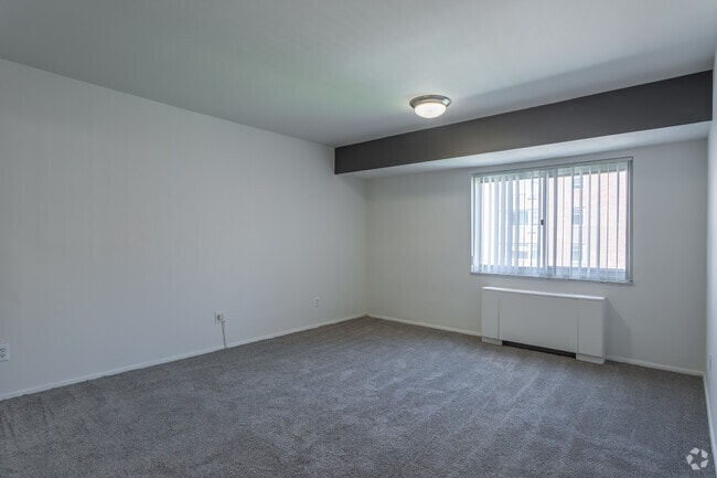 2BD 2BA 1,300 sq. ft.