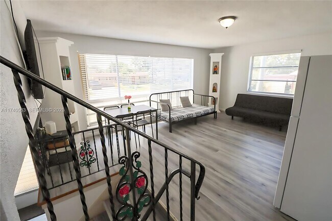 Photo - 141 McArthur Pkwy Unidad A