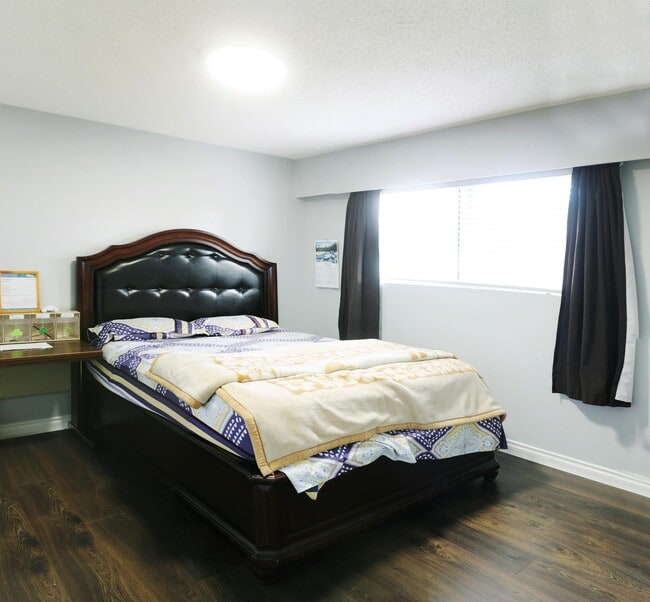 Building Photo - 33188 Brundige Ave Unit Upper33188