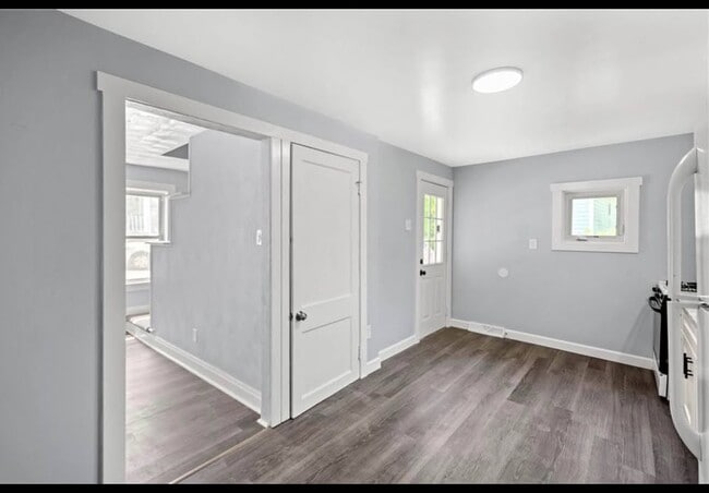 Photo - 716 5th Ave